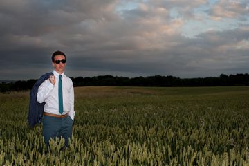 stag_groom_portrait_stylish_shades