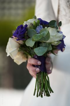 wedding_flowers_purple_bunch