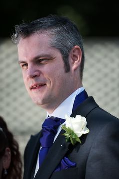 wedding_groom_candid_documentary_purple