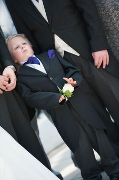 wedding_pageboy_purple